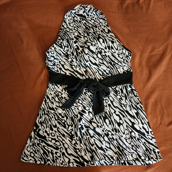 black/white top - Picture 2 of 9